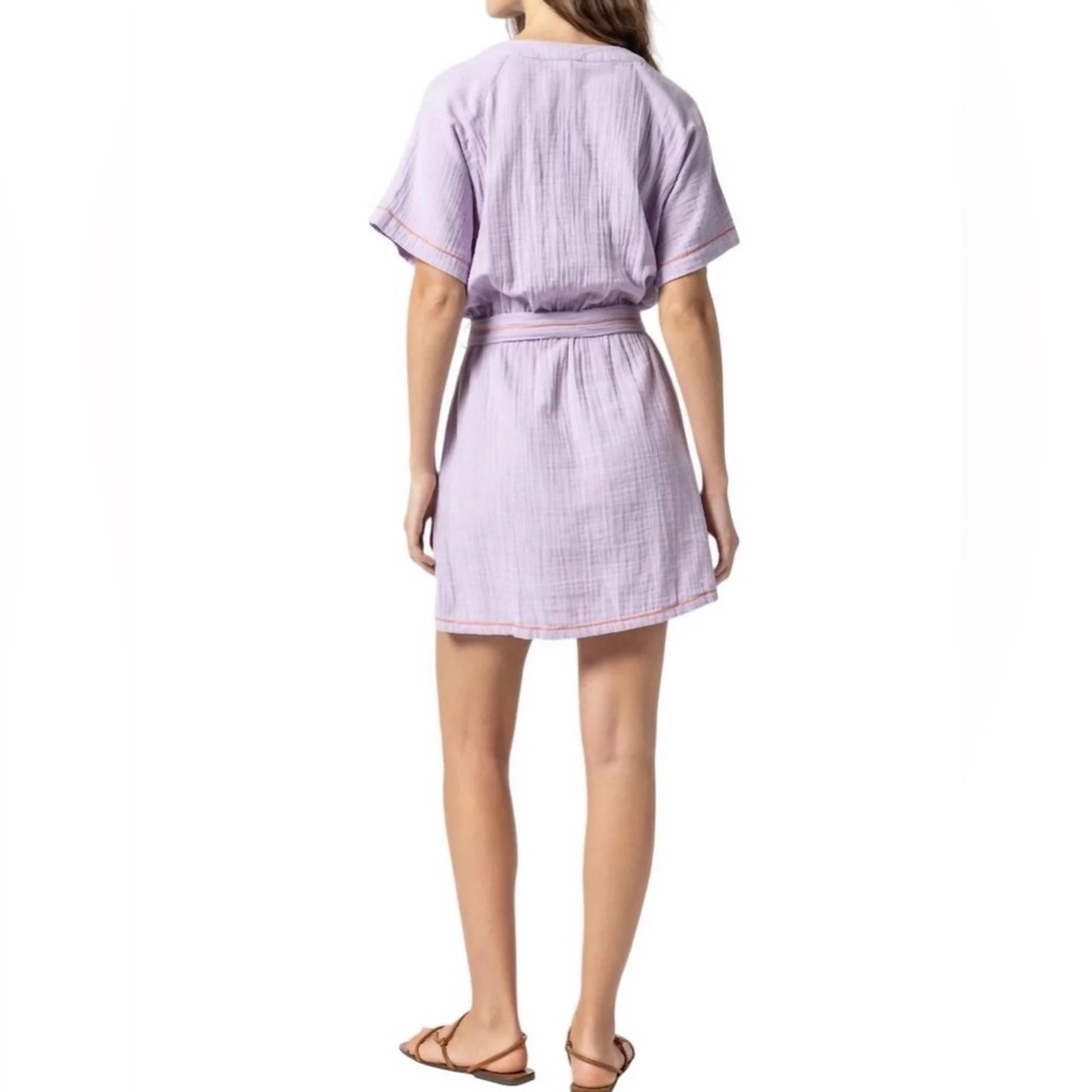 NWOT Lilla P Belted Split Neck Dress Lilac size M - Picture 2 of 7